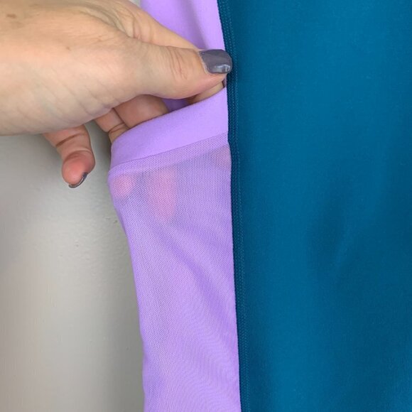 Fabletics On the Go Color Block Leggings - Picture 5 of 7